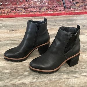 Naturalizer Madalynn Gore Block Chunky Heel Bootie Black Leather Zip Up 7W WIDE